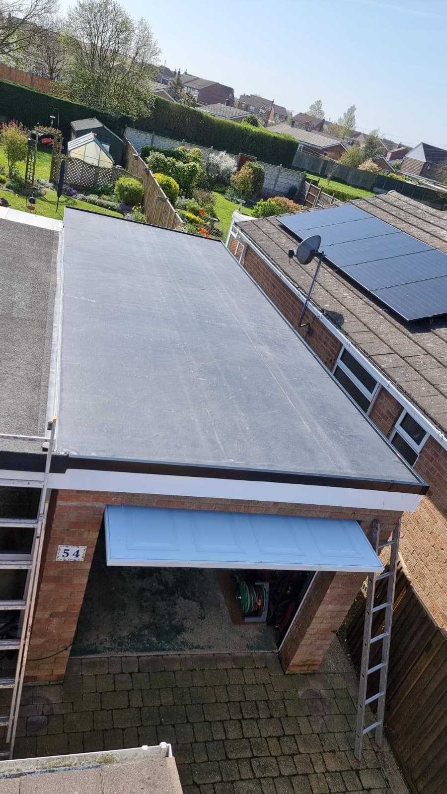 Extension flat roof with new EPDM rubber membrane